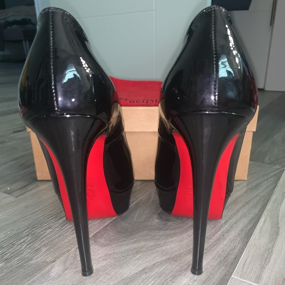 Bianca Christian Louboutin Pumps - Picture 4 of 6